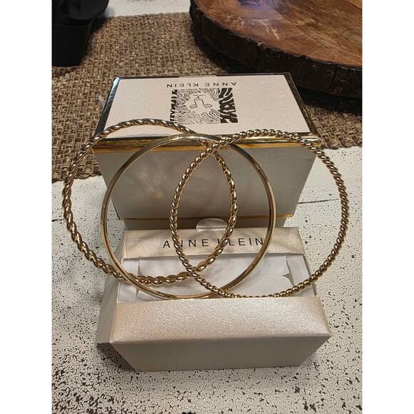 New Anne Klein Lot of 3 Gold-Tone Bangles - Picture 4 of 4